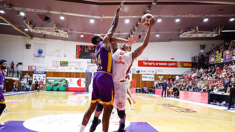 גליל עליון מול חולון. זה יגמר שוב בתואר חולוני?