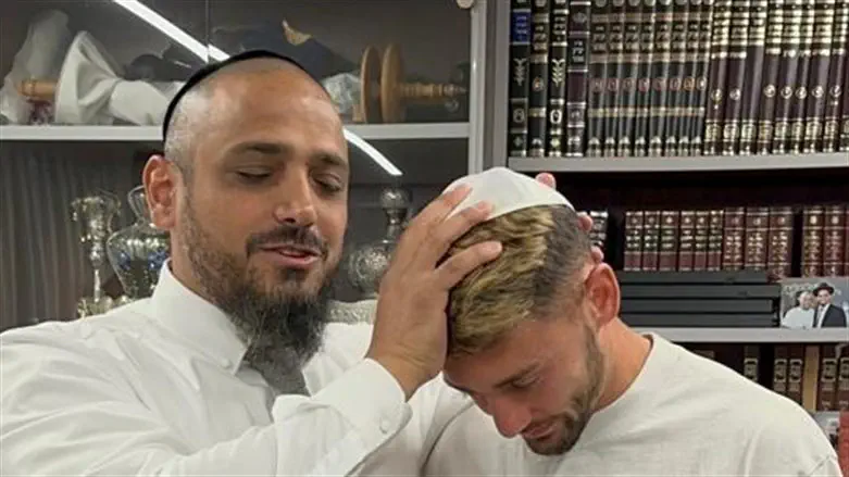 הרב ראובן מברך את אצילי להצלחה