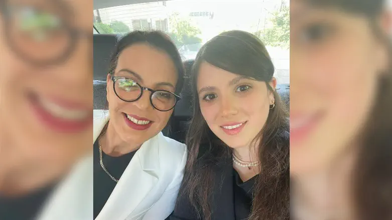 רבקי קוגל וגלית דיסטל אטבריאן