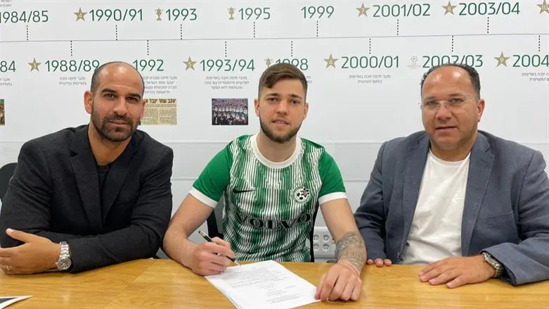 שוראנוב במעמד החתימה היום