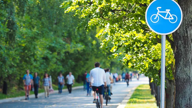 שביל הולכי רגל ואופניים