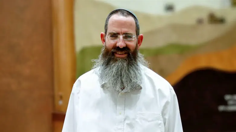 הרב אברהם יצחק שוורץ