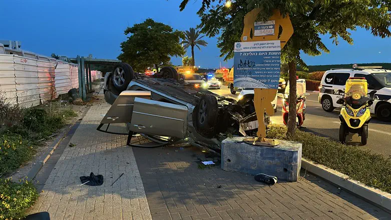 זירת התהפכות הרכב בראשון לציון