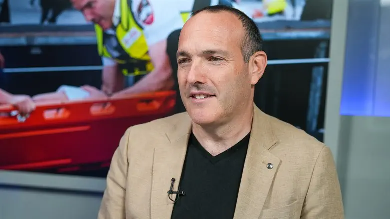 שי אברמסון, זמר וחזן