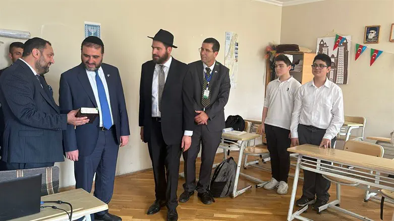 המפגש בבאקו בבית הספר של הקהילה היהודית
