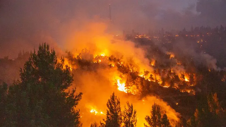 Fire near Jerusalem (illustrative)