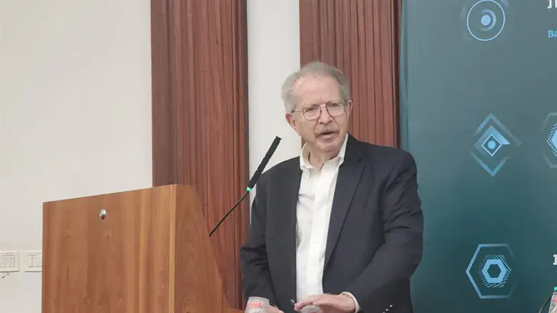Menachem Rosensaft speaks at a conference on Bulgaria and the Holocaust, May 23