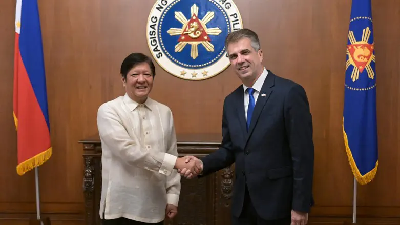 השר אלי כהן עם נשיא הפיליפינים