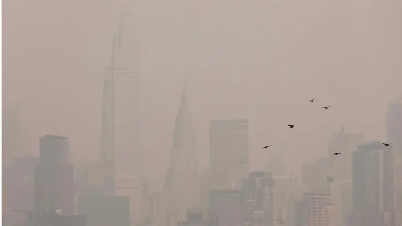 Manhattan skyline covered in haze caused by wildfire in Canada