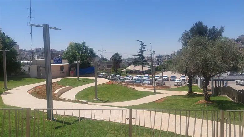 השביל המונגש במערת המכפלה