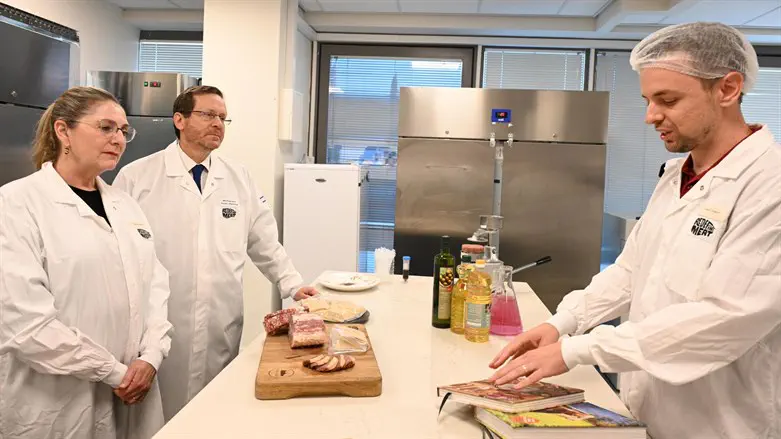  הנשיא ורעייתו