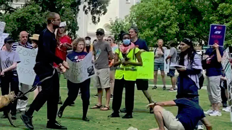 Anti-Israel protesters attack pro-Israel counter-protesters in Raleigh, North Ca