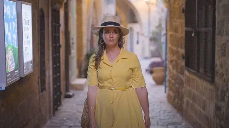 אורית איזק, מתוך הקליפ