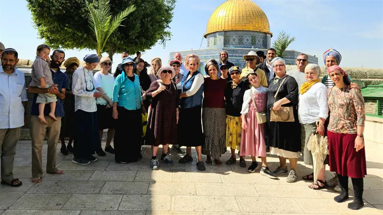 משפחתה של הלל אריאל הי"ד בעלייה להר הבית