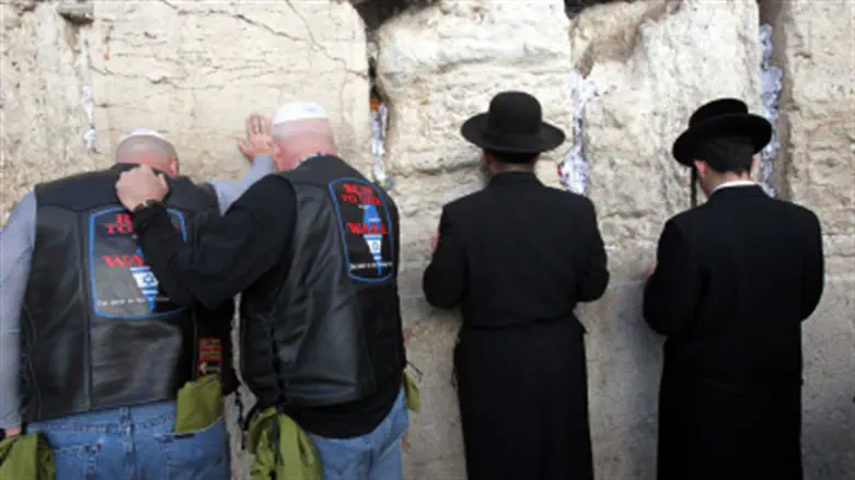 Jews at the Kotel.