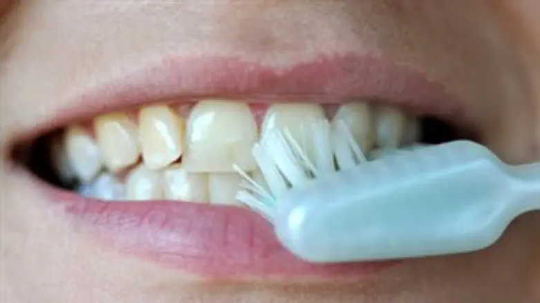 לא להזניח את החניכיים