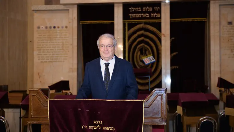 "דרך המוזיקה הצלחתי לתרום יותר להבנת התפילה, וזה מה שחשוב". אלי יפה 