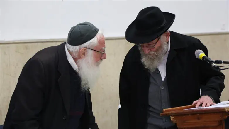 הרב שטיינר והרב הרשקוביץ (משמאל)