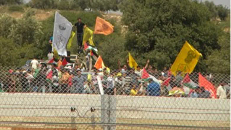 מתקרבים לגדר העיר