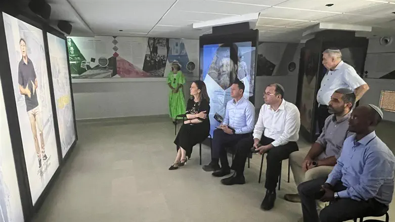 חברי סיעת הציונות הדתית במהלך הסיור