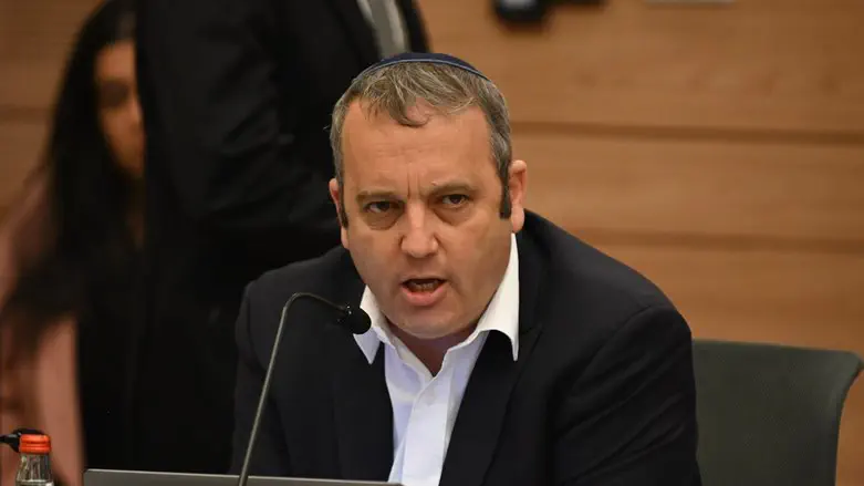 Гидад Карив