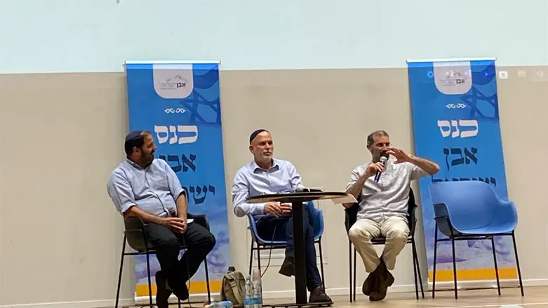 פאנל בהחיית הרב שיינפלד בכנס ׳אבן ישראל׳