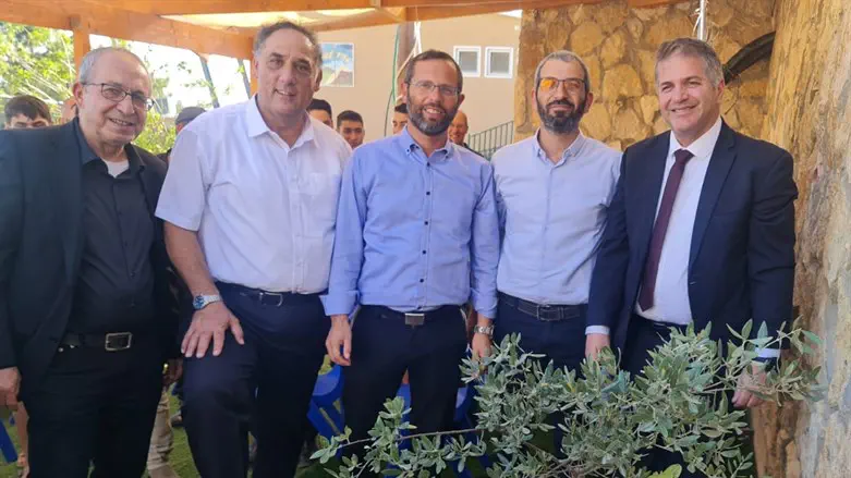 השר קיש בבנימין 