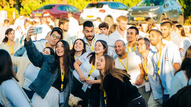 Jewish Agency Shlichim preparing for their summer in North America