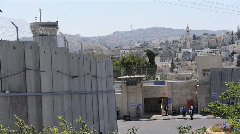 הוגדר מסגד מוסלמי שאין לו קשר לעם היהודי. קבר רחל