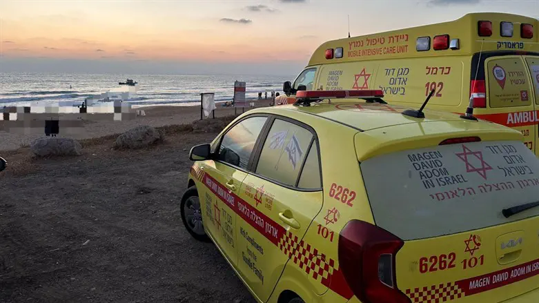 Скорая помощь на месте утопления. Иллюстрация