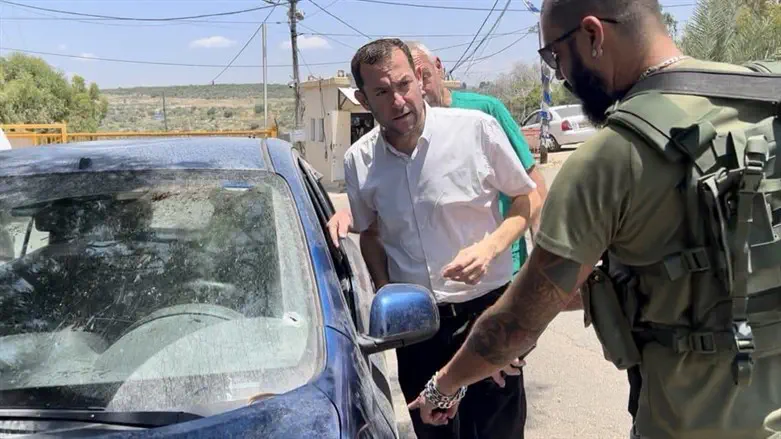 Yossi Dagan at the scene of a shooting attack