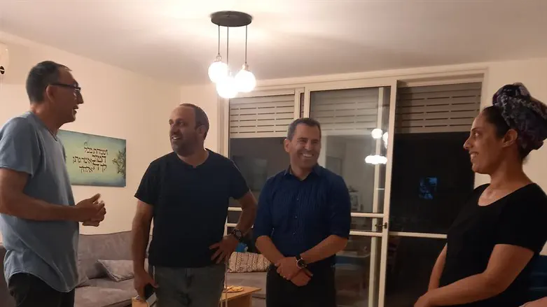 ישראל קטורזה בבית משפחת מסעוד