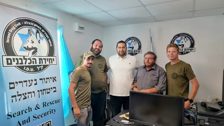 Minister Wasserlauf at the Meron search and rescue station 