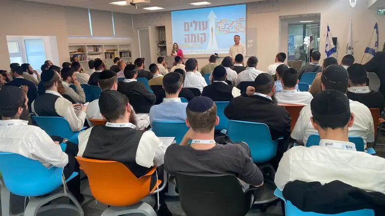 אלפי מתכנתים חרדים