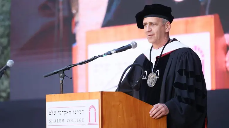 אביב כוכבי