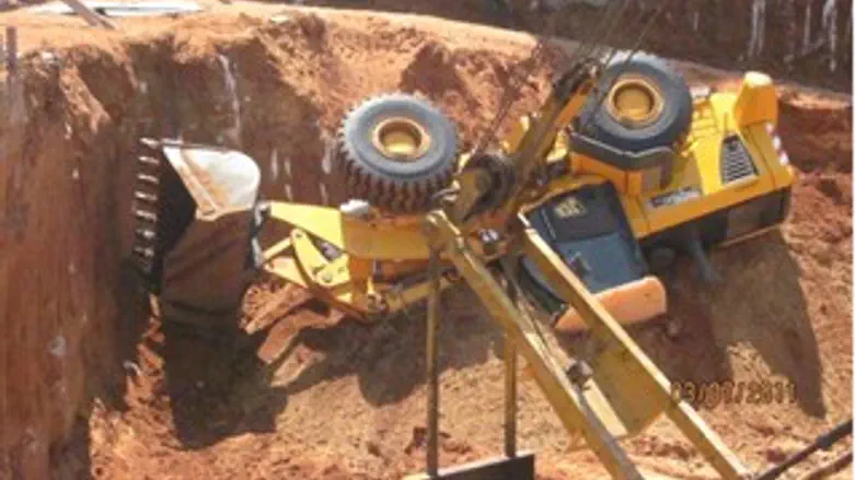 טרקטור הפוך בבני ברק