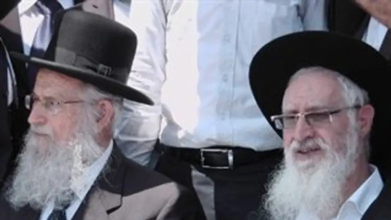 הרב זלמן מלמד הרב יעקב יוסף בעצרת תמיכה