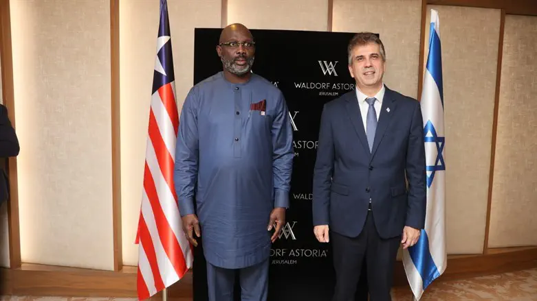 Minister Eli Cohen with the President of Liberia