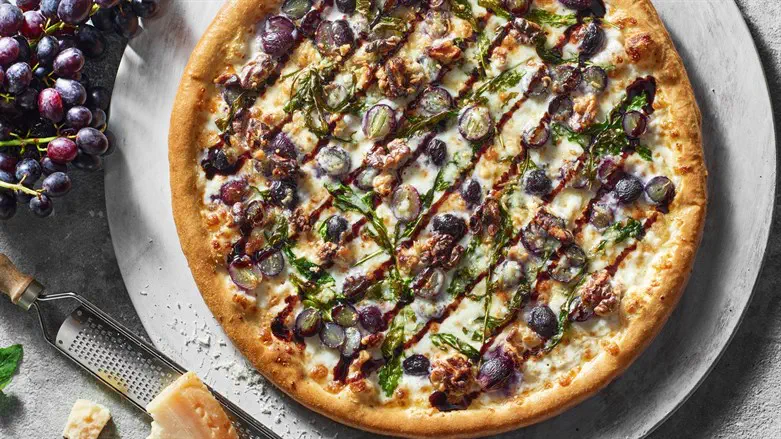 פיצה - ענבים מקורמלים