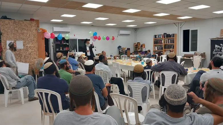 חגיגות יום ההולדת לרב אלישמע כהן בחומש
