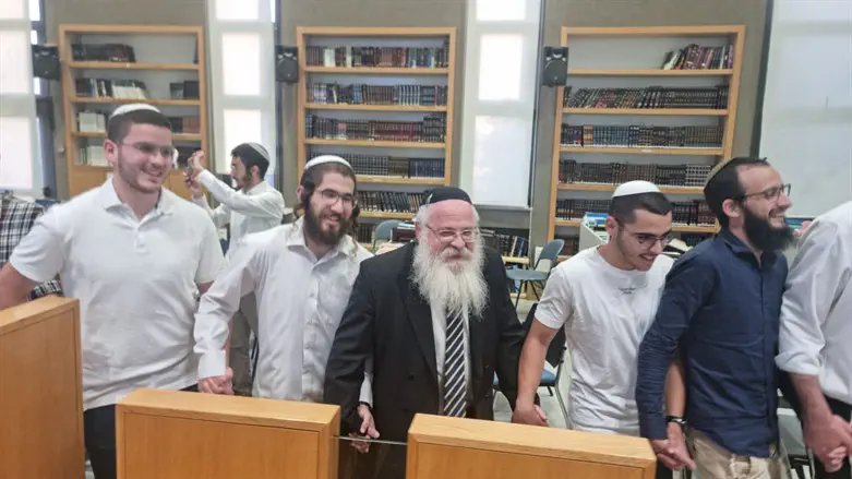 הרב גריינר ובנו ידידיה