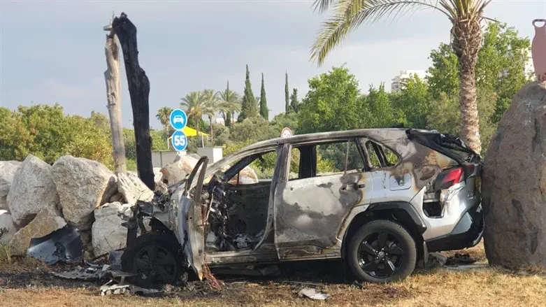 הרכב לאחר שעלה באש