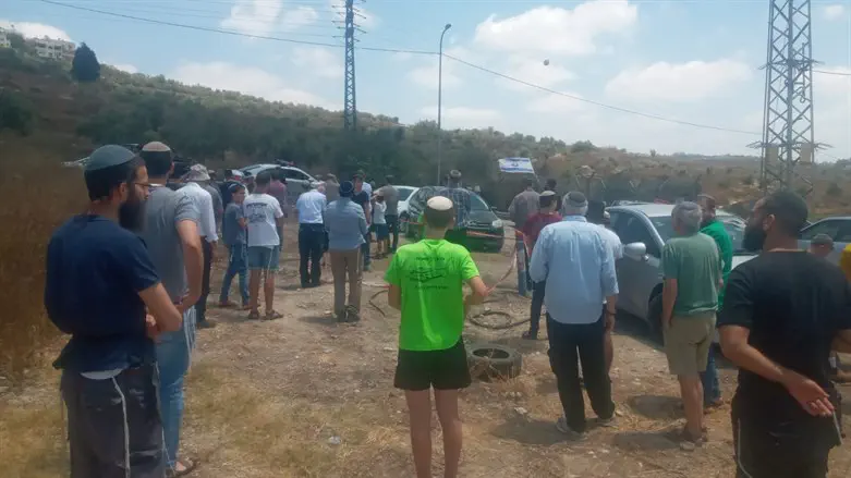 תפילה במקום הפיגוע