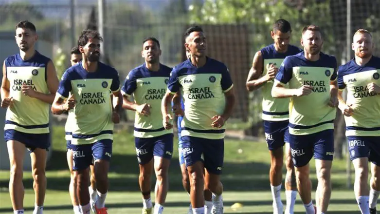 שחקני מכבי. מאויימים