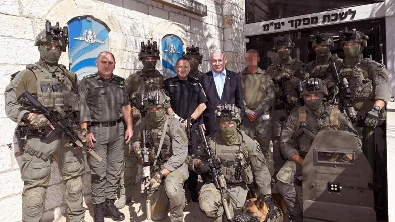 נתניהו בבסיס הימ"מ, ארכיון