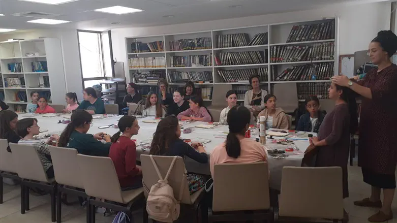 יום בת מצווה בישיבת הכותל