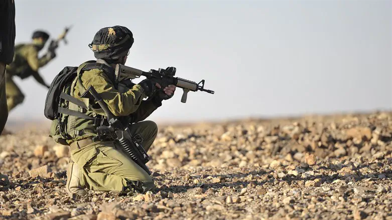 כל רגע שאתה משרת בצבא ההגנה לישראל הוא מצווה אדירה, כל השאר רעשי רקע. אילוסטרציה
