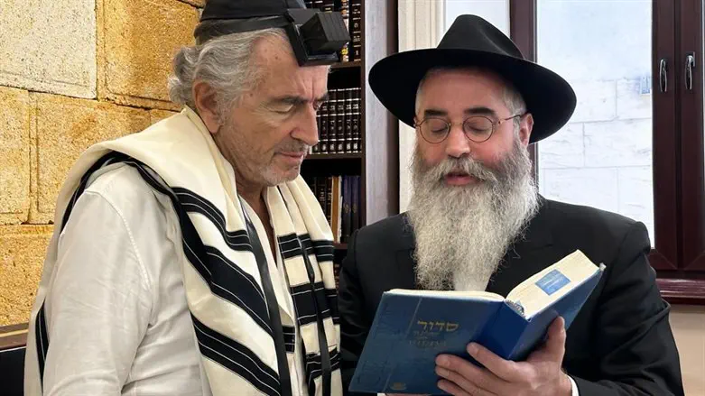 מניח תפילין