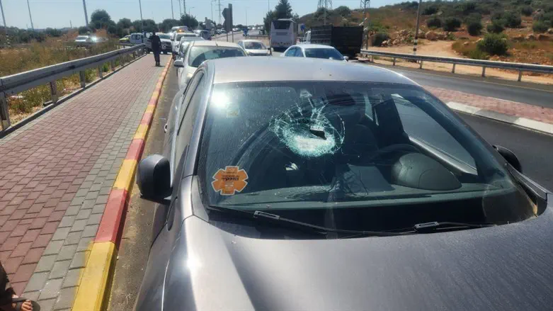 The damaged cars at the intersection