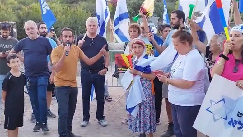 Protest outside Gallant's home